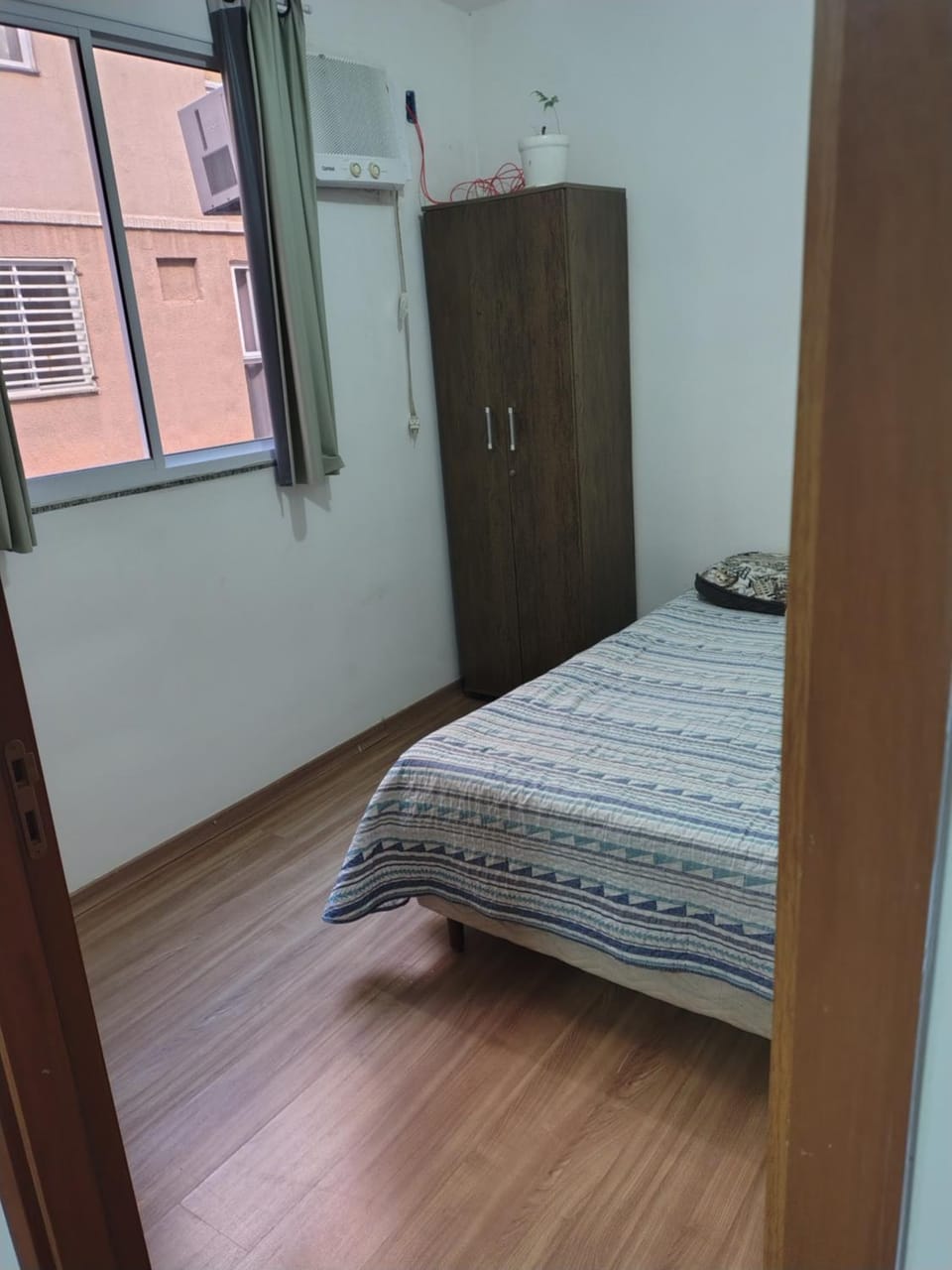 Quarto Privativo em Apto compartilhado Bed and Breakfast in Uberaba