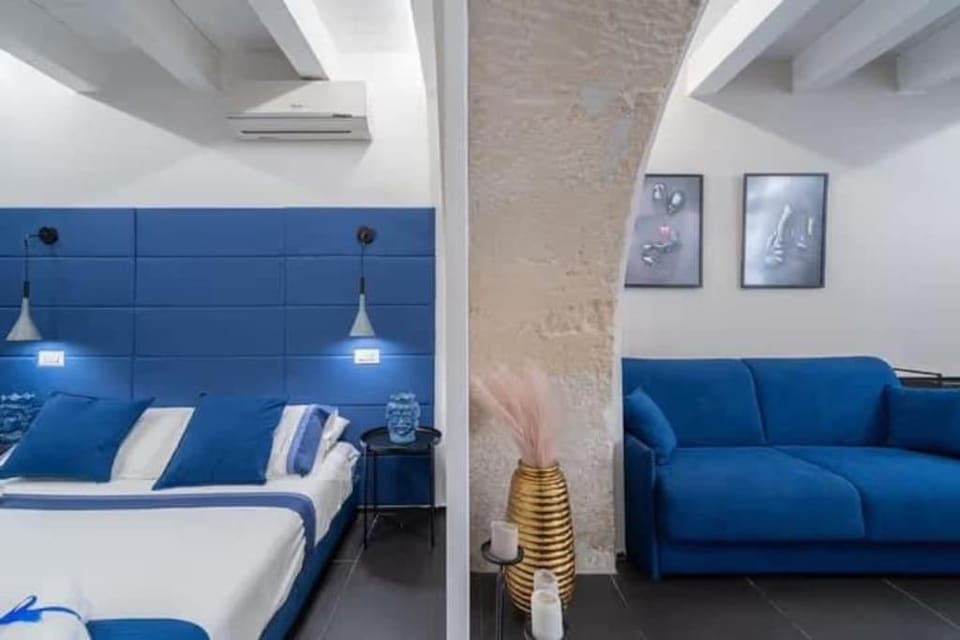 Judeka Suite Ortigia with Jacuzzi House in Syracuse