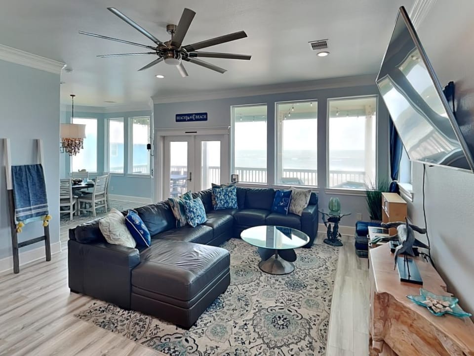 TV and multimedia, View (from property/room), Living room, Seating area, Sea view, furniture
