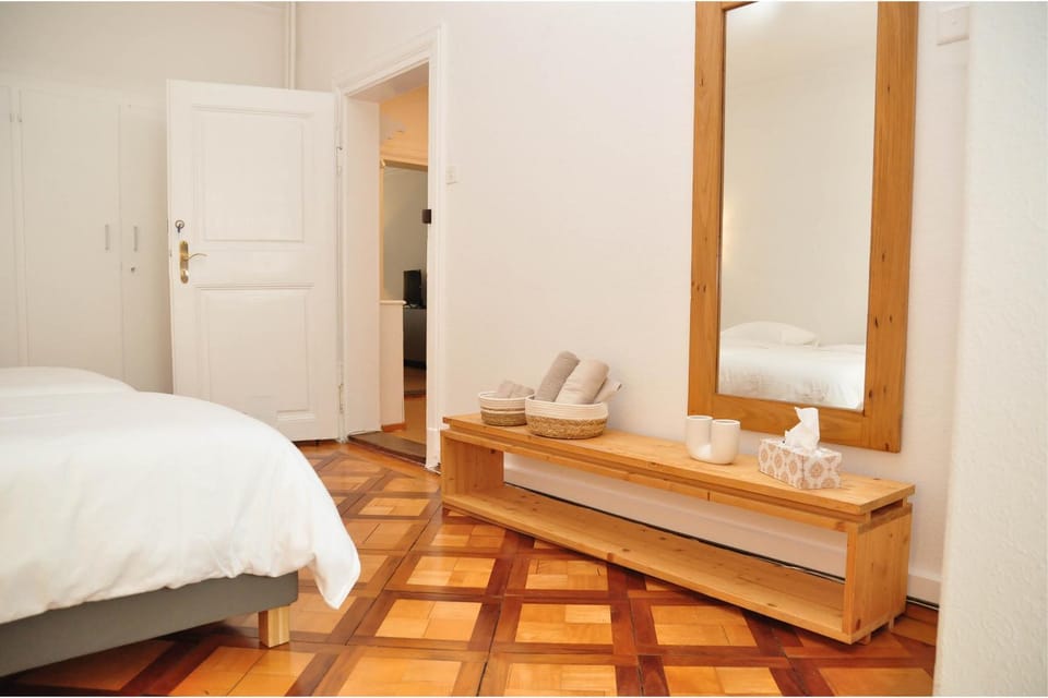 Photo of the whole room, Bedroom