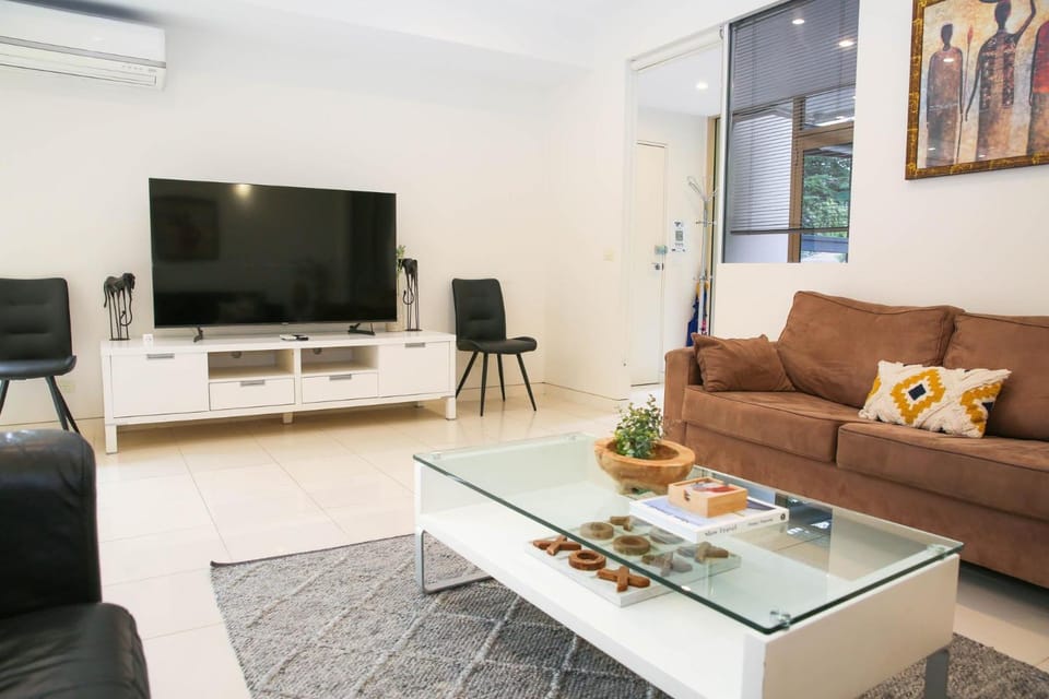 TV and multimedia, Living room, Seating area, heating, air conditioner