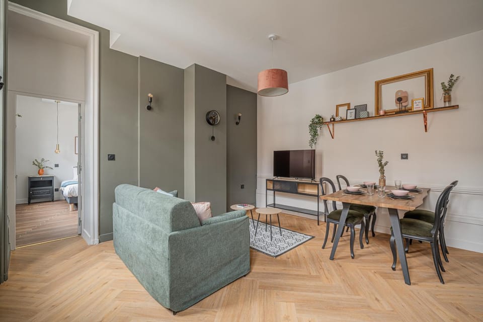 Living room, Dining area