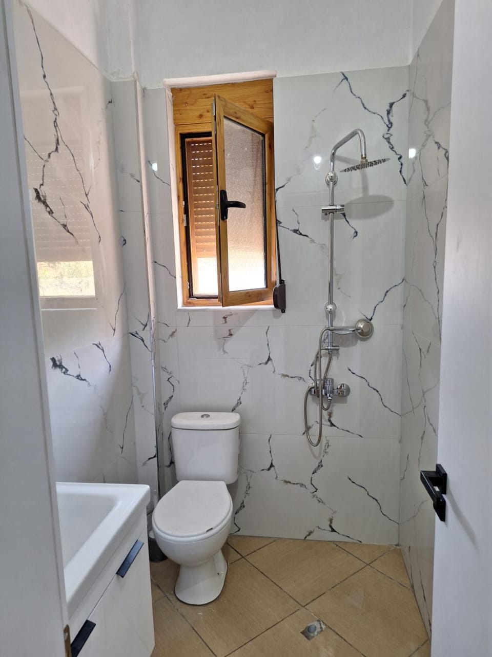 Villa 3 bedrooms Sea and lake view House in Sarandë
