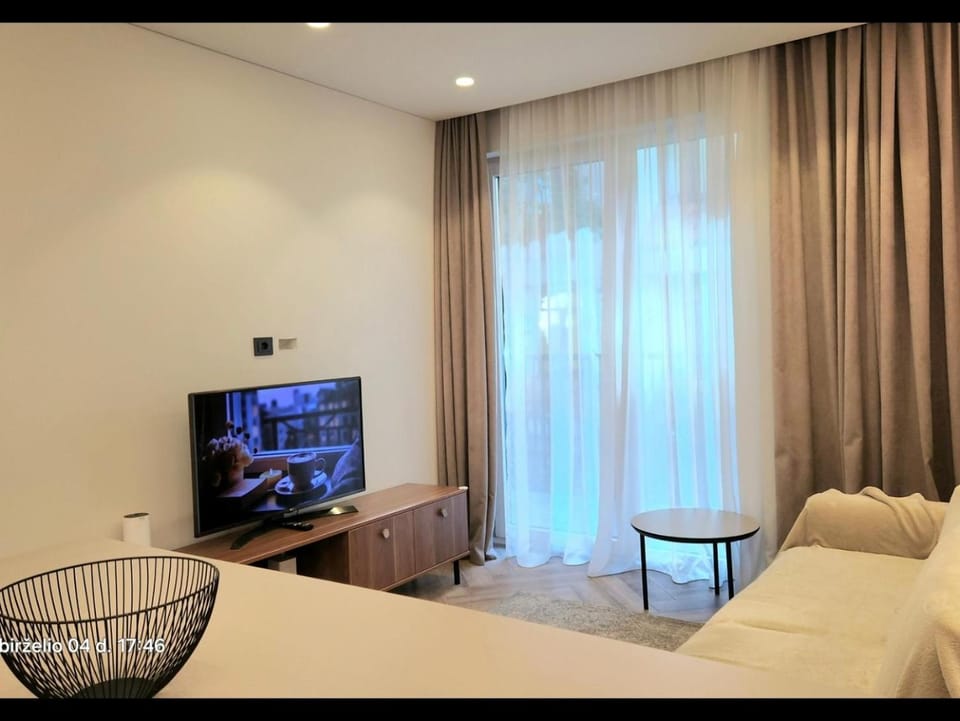 Living room, Photo of the whole room