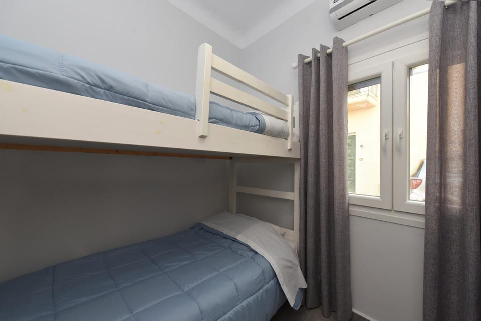 Bed, bunk bed