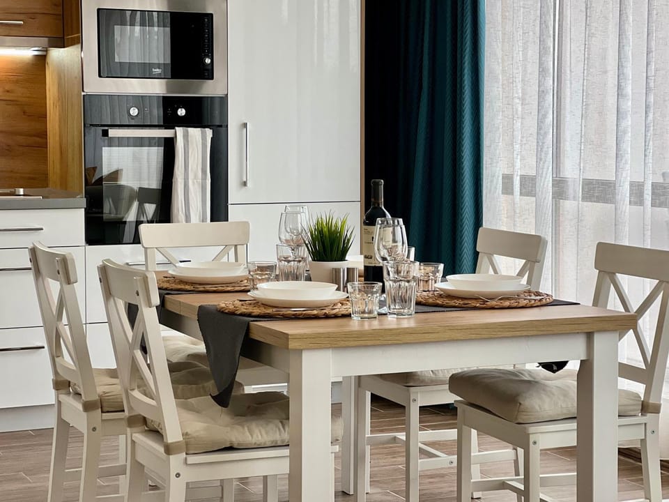 Kitchen or kitchenette, Living room, Dining area