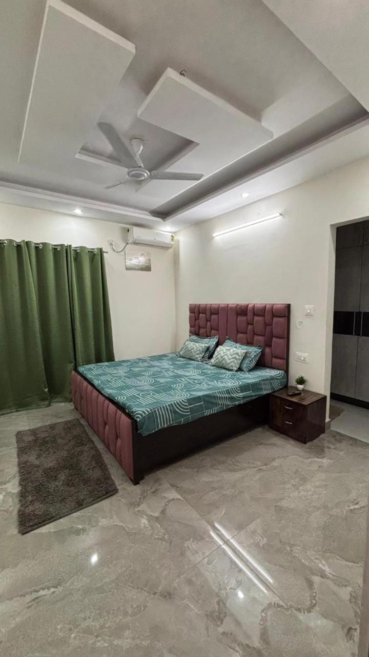 Bed, Photo of the whole room, Bedroom, air conditioner