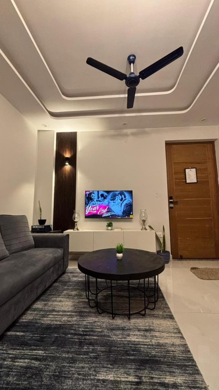 Communal lounge/ TV room, TV and multimedia, Living room, Seating area