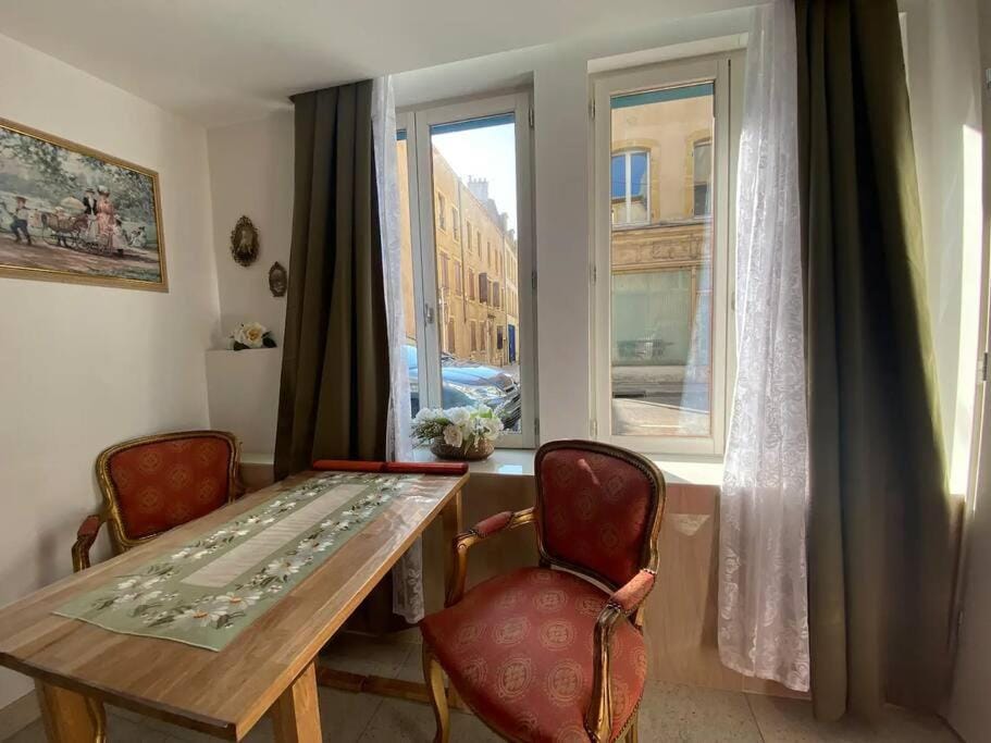 Ravissant Shabby Chic Au Centre de Metz Apartment in Metz