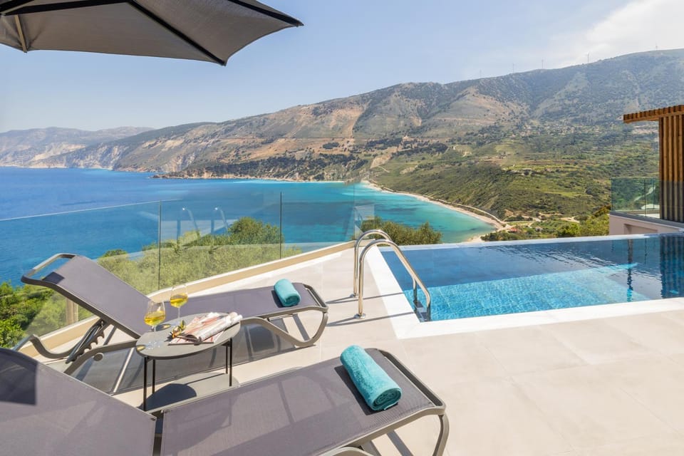 Patio, Day, Natural landscape, View (from property/room), Balcony/Terrace, Mountain view, Pool view, Sea view, Swimming pool, sunbed