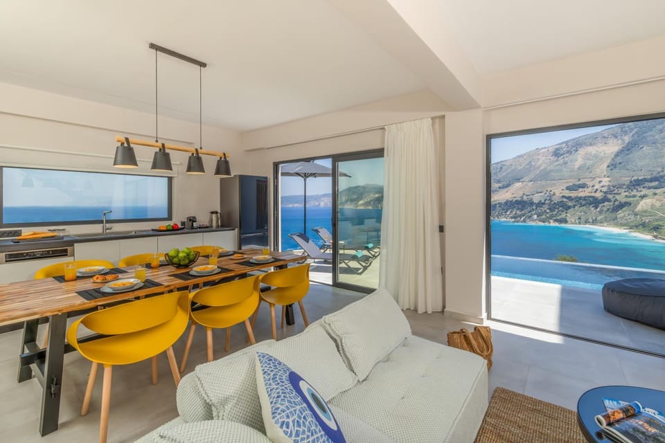 Natural landscape, View (from property/room), Balcony/Terrace, Living room, Seating area, Dining area, Mountain view, Pool view, Sea view, Swimming pool