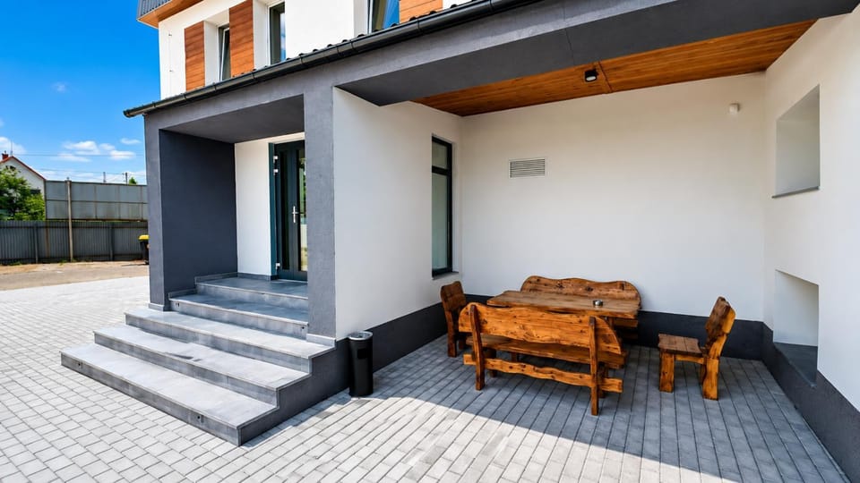 Property building, Seating area