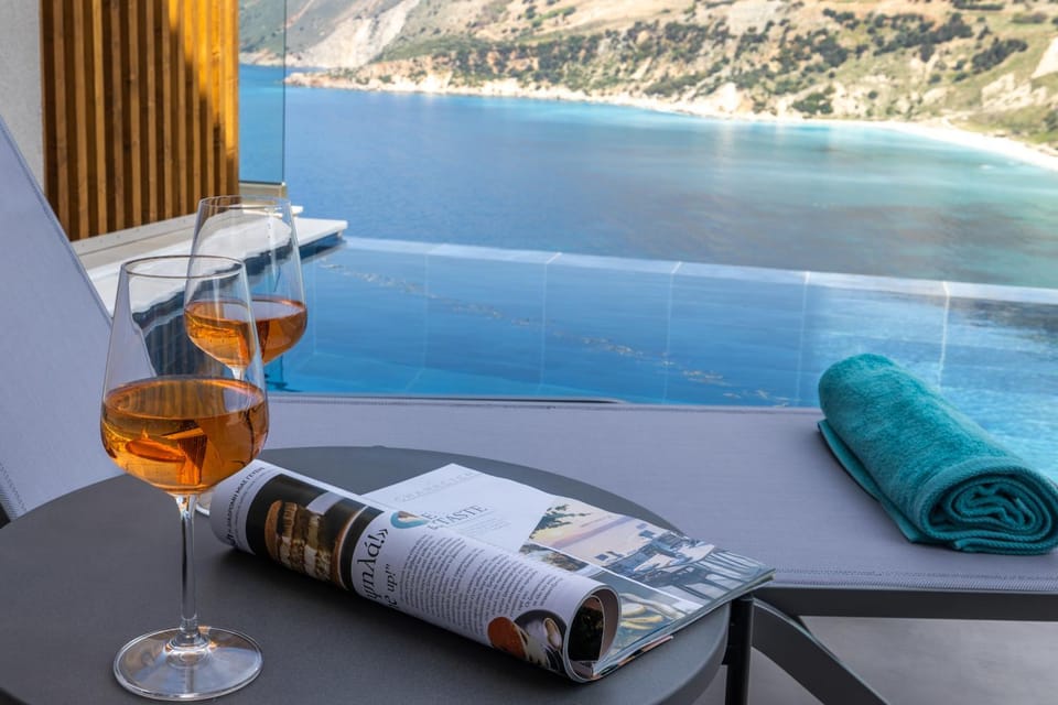 Day, Natural landscape, View (from property/room), Balcony/Terrace, Mountain view, Pool view, Sea view, Swimming pool, Drinks, towels