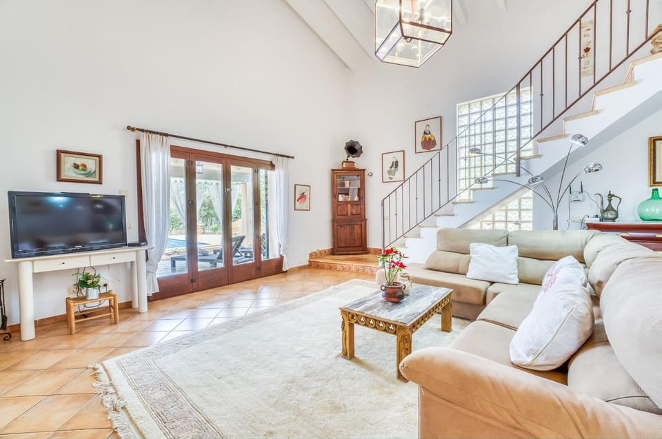 Communal lounge/ TV room, Living room