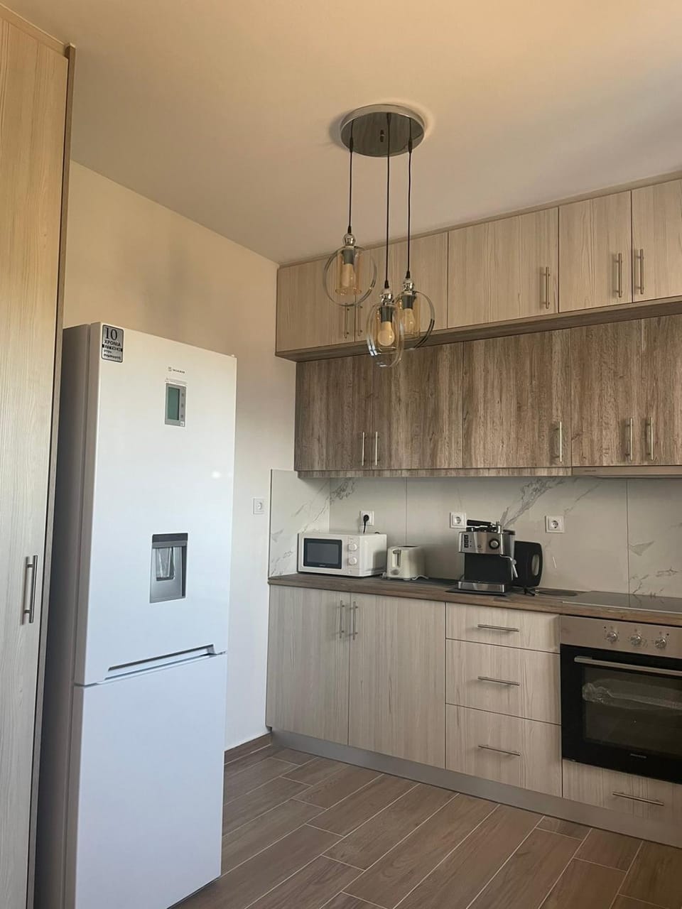 Coffee/tea facilities, Kitchen or kitchenette, oven, stove, toaster