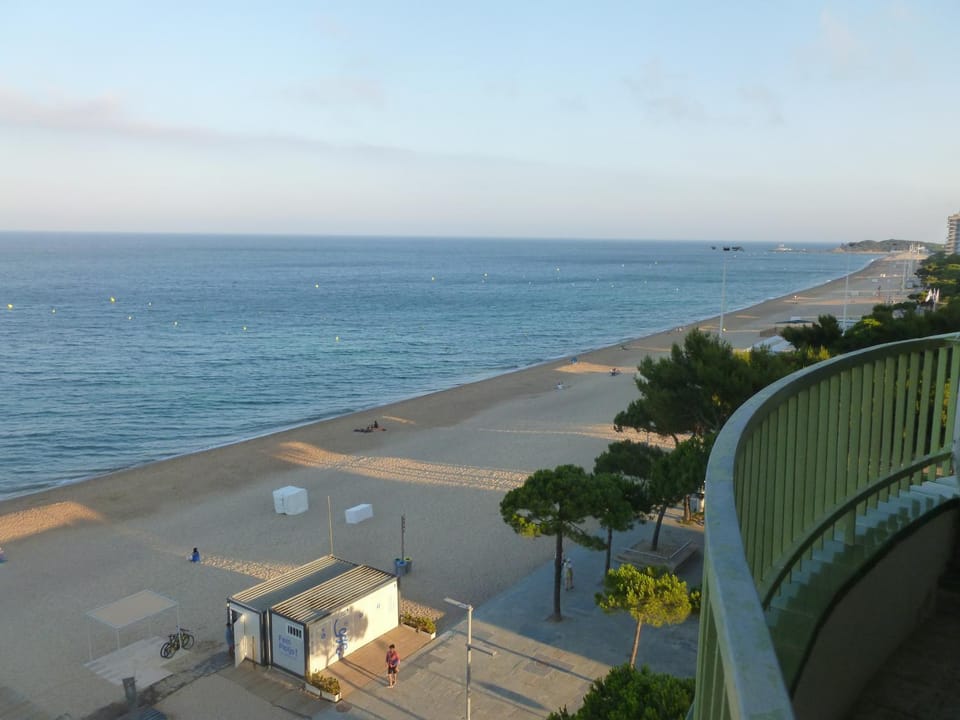 Apartamento sobre la playa con parking Apartment in Platja d'Aro