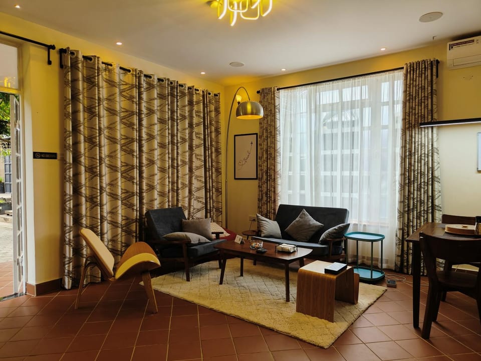 Romantic Getaway Nature lodge in Kenya