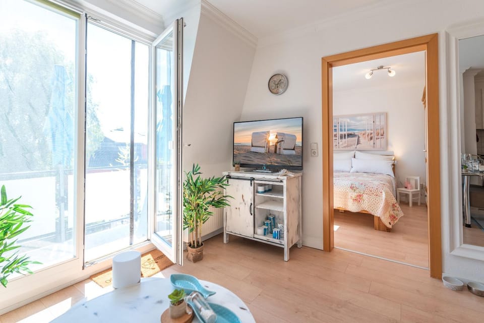 Photo of the whole room, pet friendly