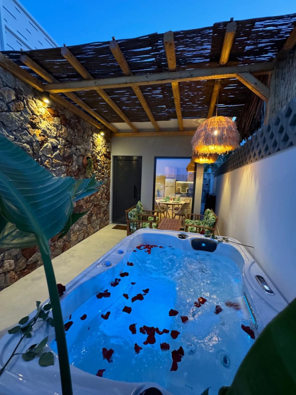 Patio, Night, Garden, Hot Tub, Hot Tub, Balcony/Terrace