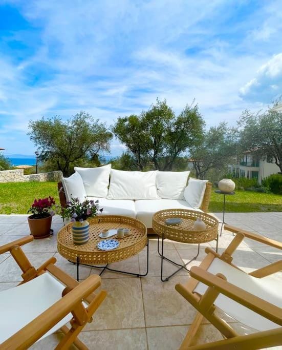 Stylish Pool Villa Konstantinidis Complex Apartment in Halkidiki