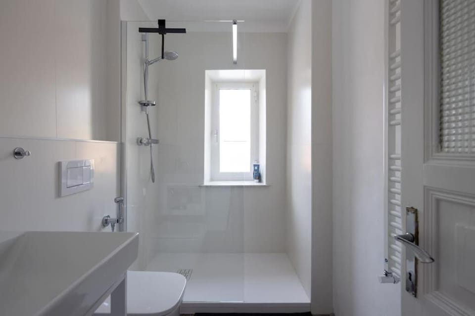 Fancy apartment bright with city and mountain view on an ancient staircase 5 mins to the station with 2 balconies with amazing city view Apartment in La Spezia