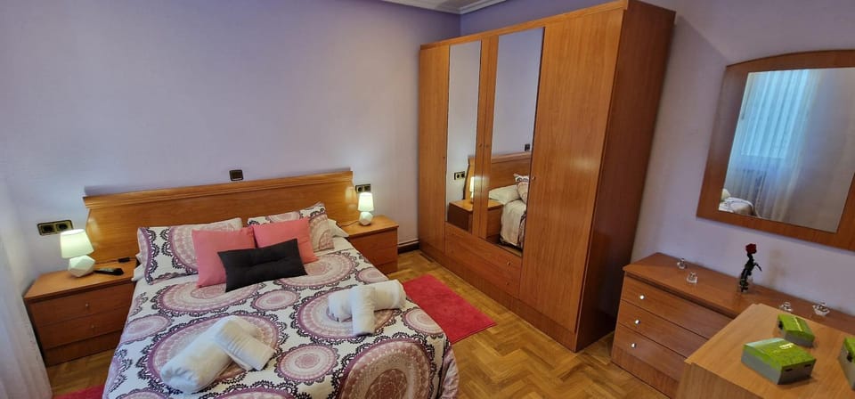 Bed, Photo of the whole room, Bedroom, towels, wardrobe