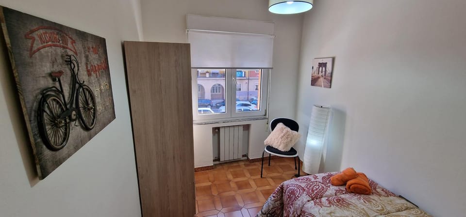 Bed, Photo of the whole room, Bedroom, internet, towels, wardrobe