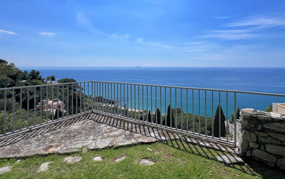 Garden, Sea view