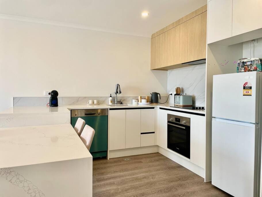 Nice 3 bedrooms Townhouse U5 Apartment in Hamilton