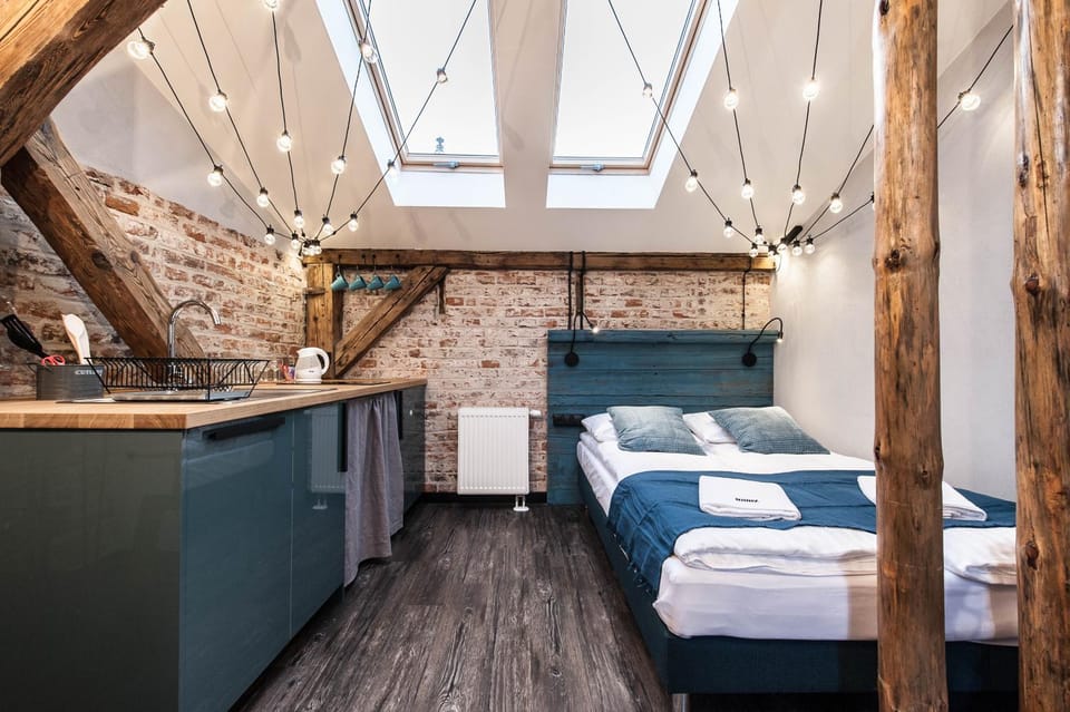 Bed, Kitchen or kitchenette, Photo of the whole room, towels, air conditioner