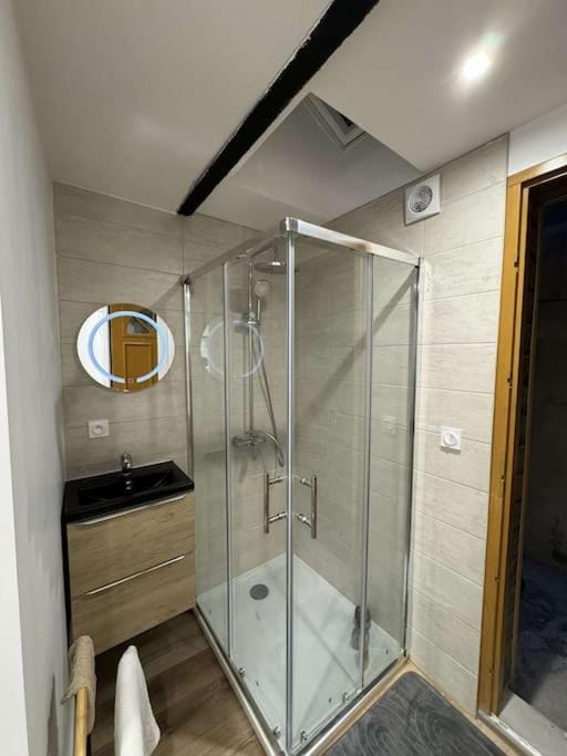 Studio Hypercentre rénové Design Apartment in Orléans