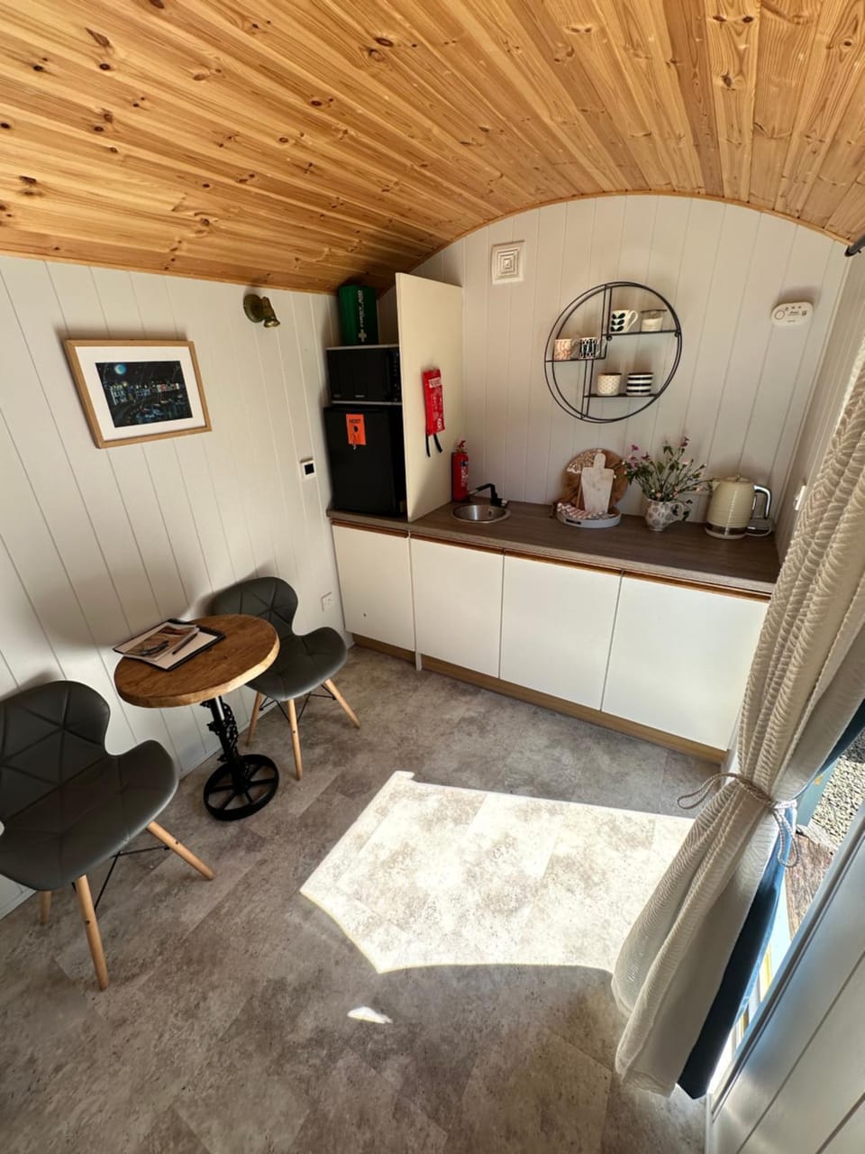 Seating area, microwave