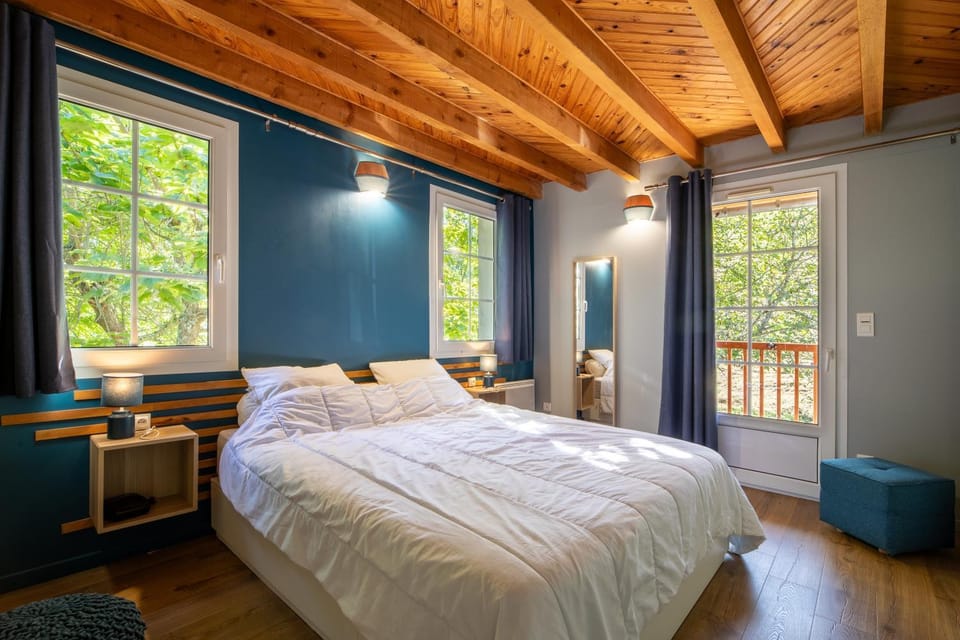 Property building, Living room, Bedroom