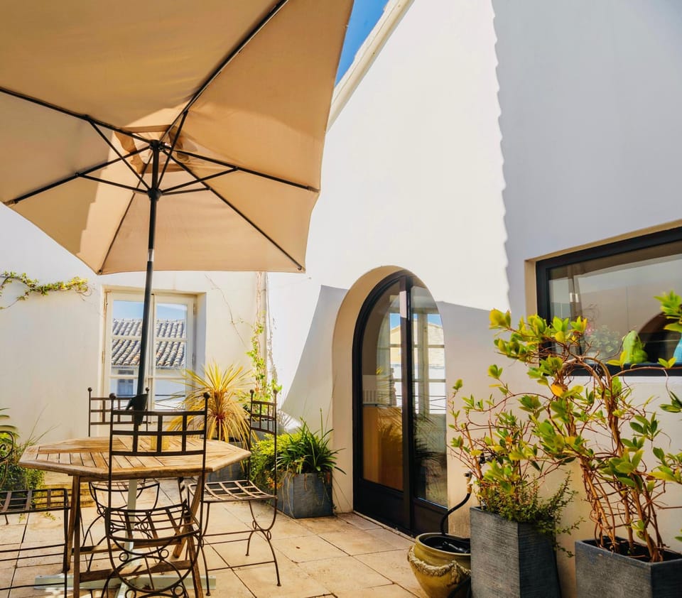 Patio, Dining area