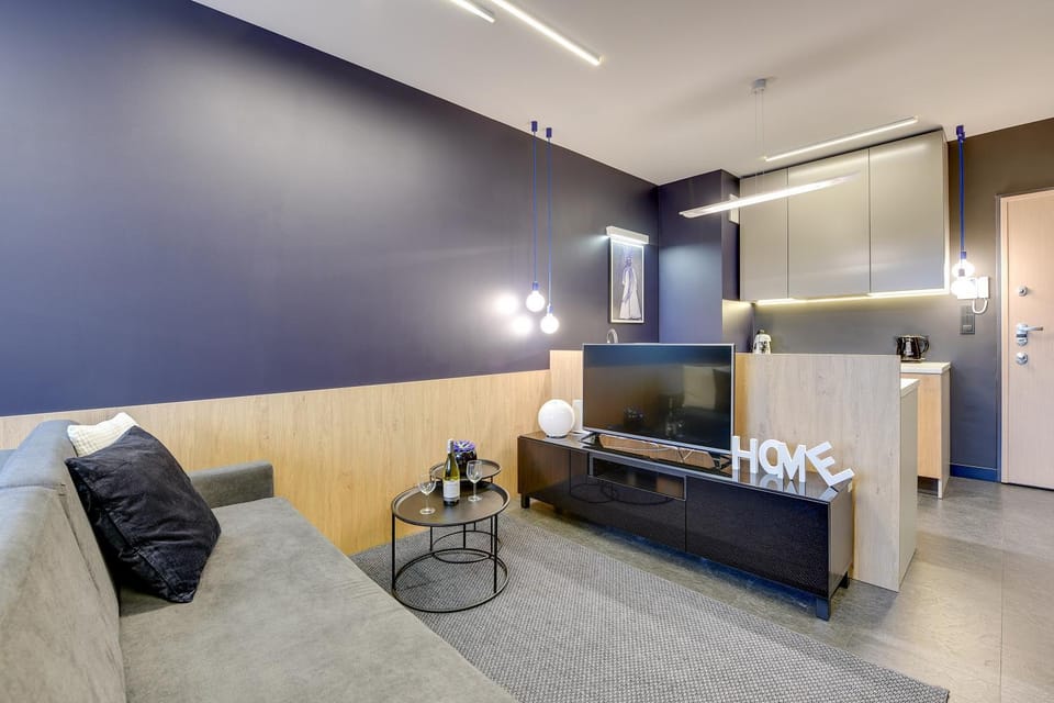 TV and multimedia, Kitchen or kitchenette, Living room, Seating area