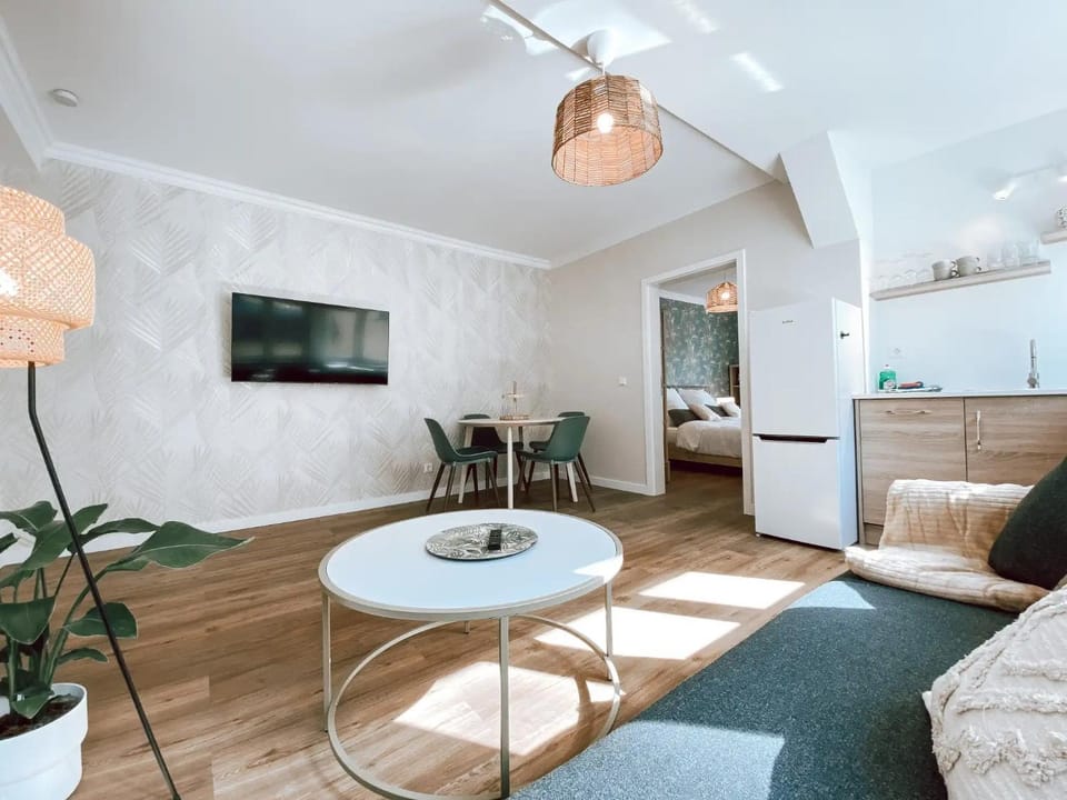 TV and multimedia, Living room, Photo of the whole room, Seating area