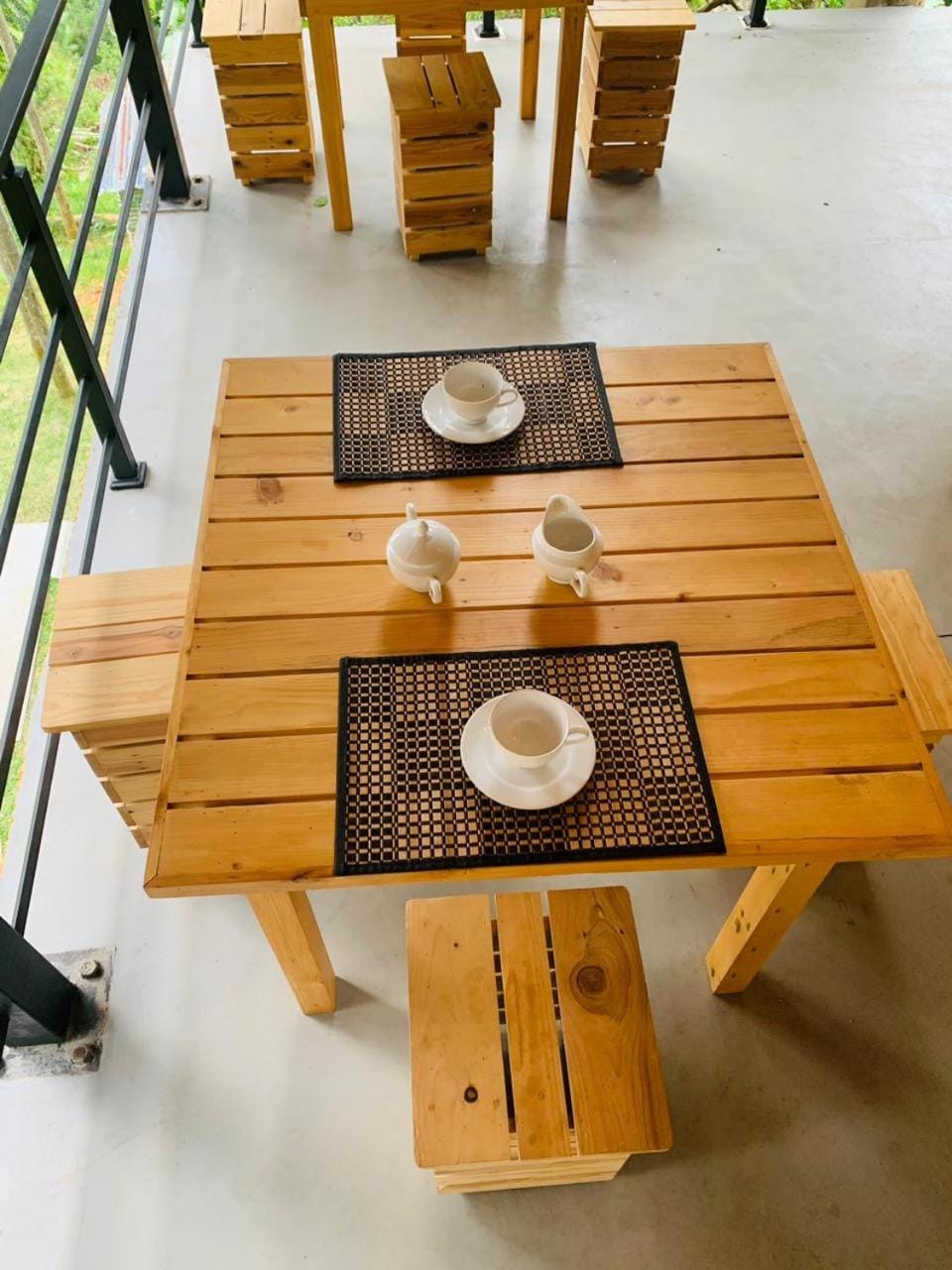 Restaurant/places to eat, Seating area, Dining area, Breakfast