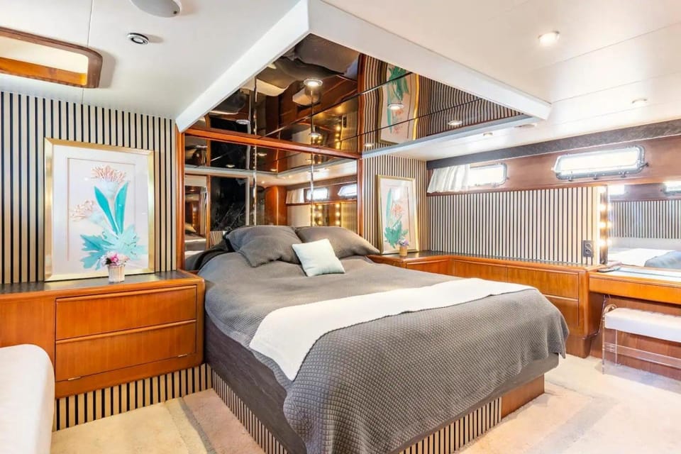 Live on a luxury 65ft yacht in Duquesa- Estapona House in Costa del Sol