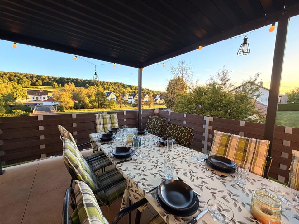 Day, Natural landscape, BBQ facilities, View (from property/room), Balcony/Terrace, Seating area, Dining area