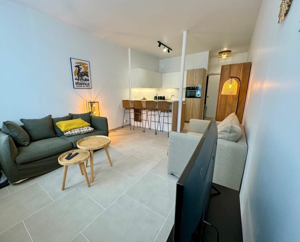 Comfortable studio just steps from the sea Apartment in Deauville