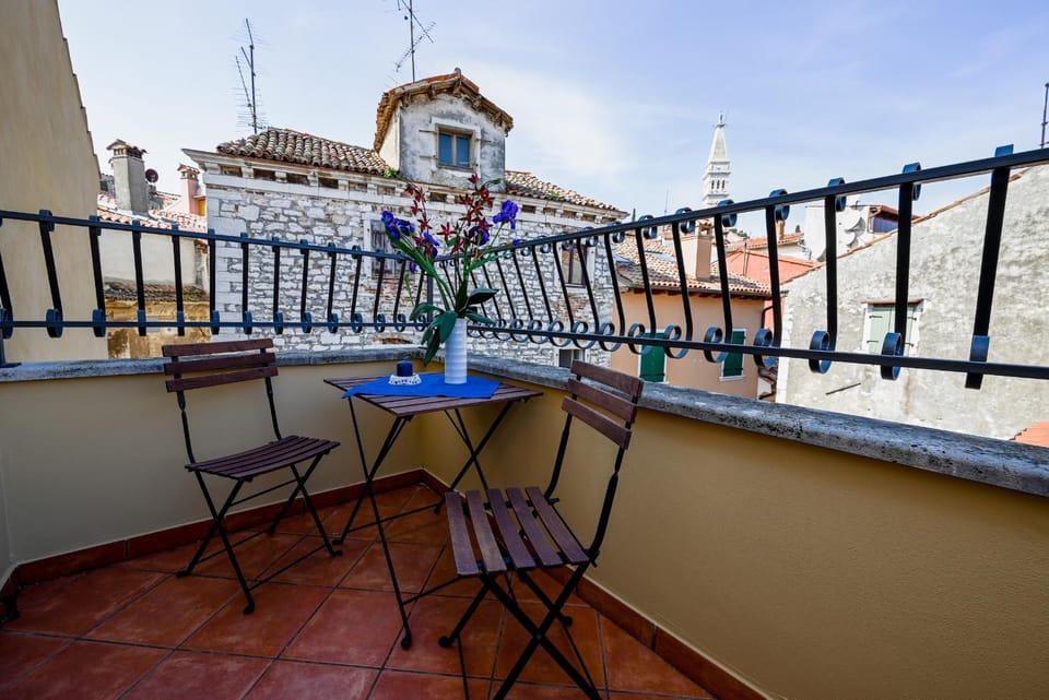 Balcony/Terrace, Dining area