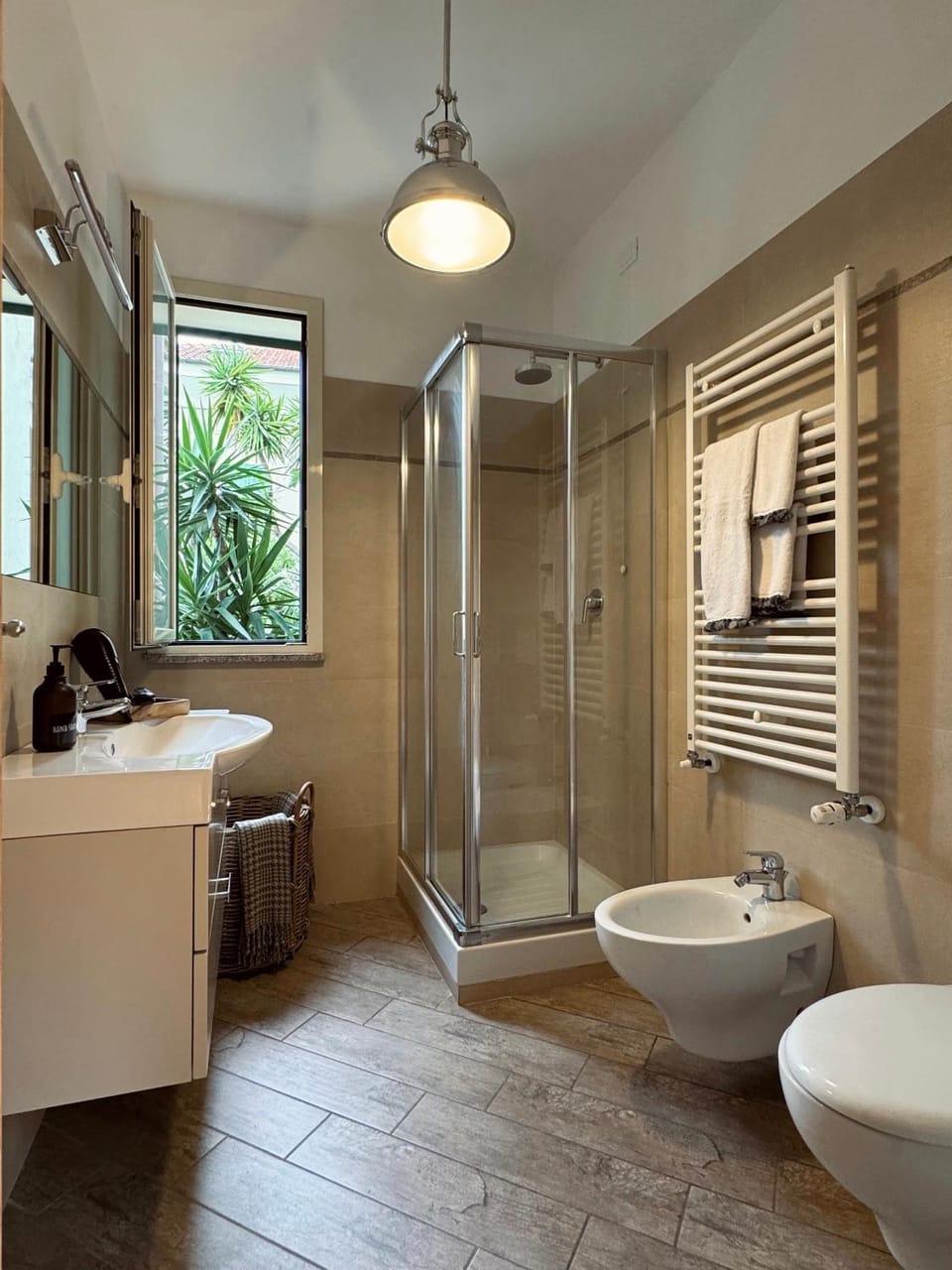 Shower, Toilet, Bathroom, bidet, hair dryier, towels