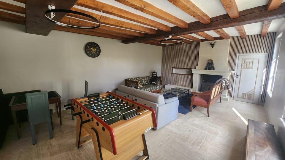 Bed, Game Room, Living room