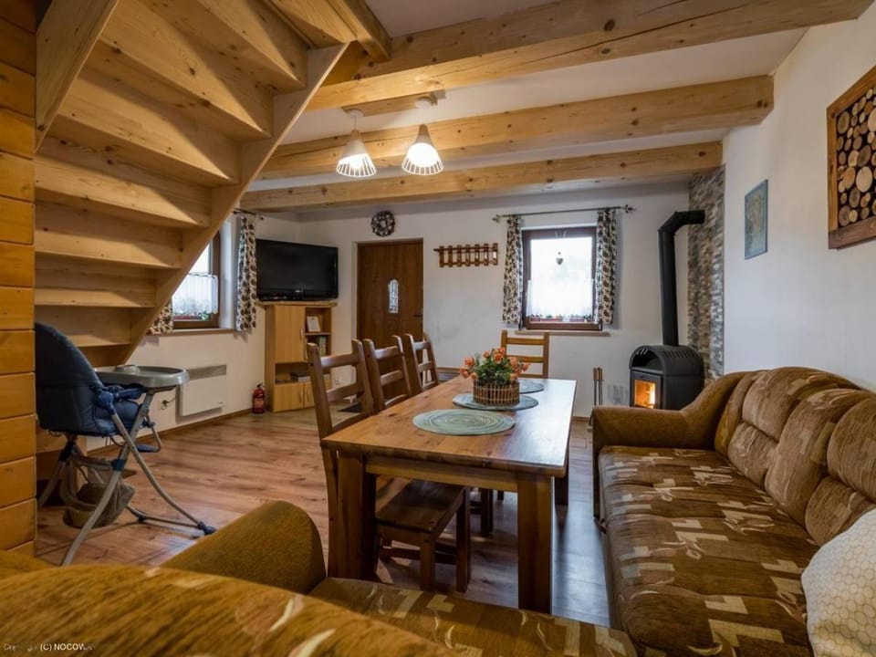 TV and multimedia, Living room, Seating area, Dining area, Evening entertainment