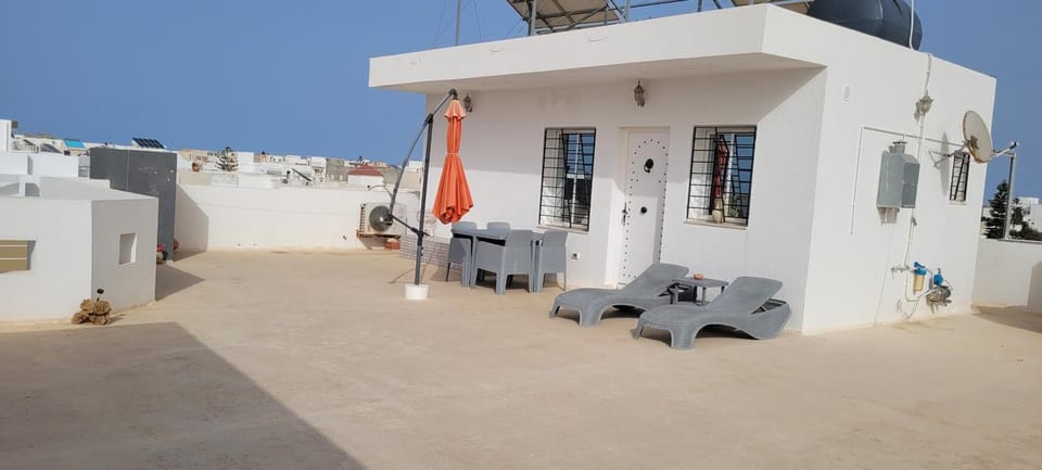 BBQ facilities, Balcony/Terrace, Dining area, sunbed