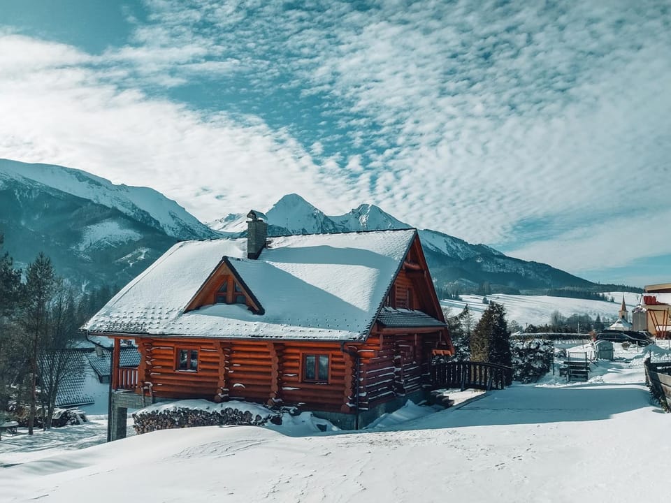 Property building, Day, Natural landscape, Winter, Mountain view