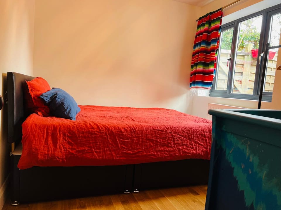 The Nest - Beautiful conservation home - 20m to town Vacation rental in London