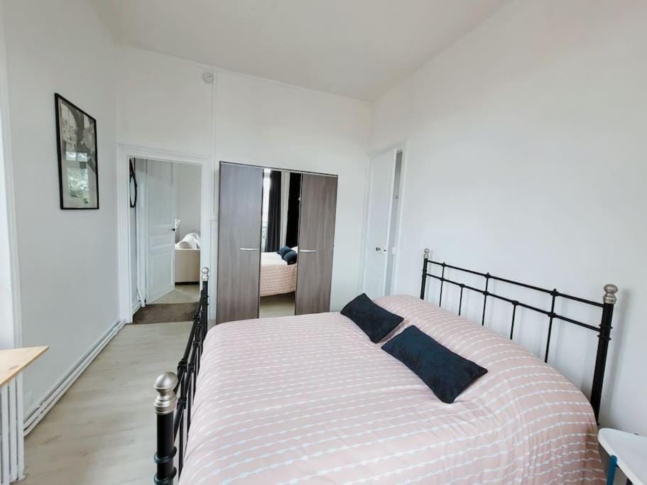 Appartement lumineux en centre-ville avec parking Apartment in La Rochelle