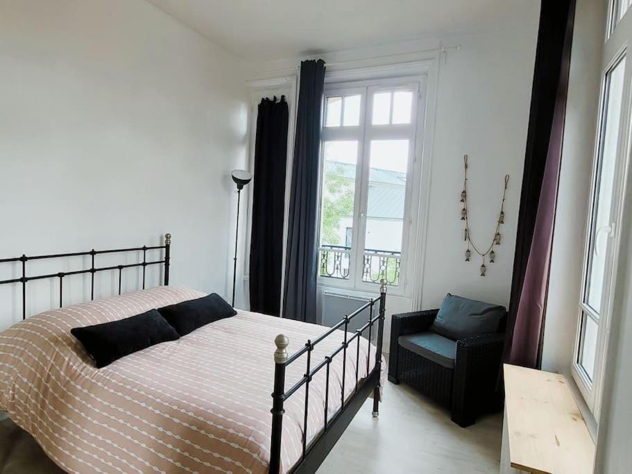 Appartement lumineux en centre-ville avec parking Apartment in La Rochelle