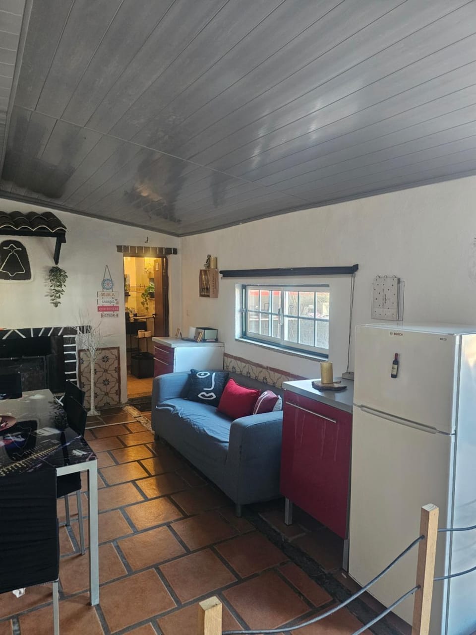Kitchen or kitchenette, Seating area, Dining area